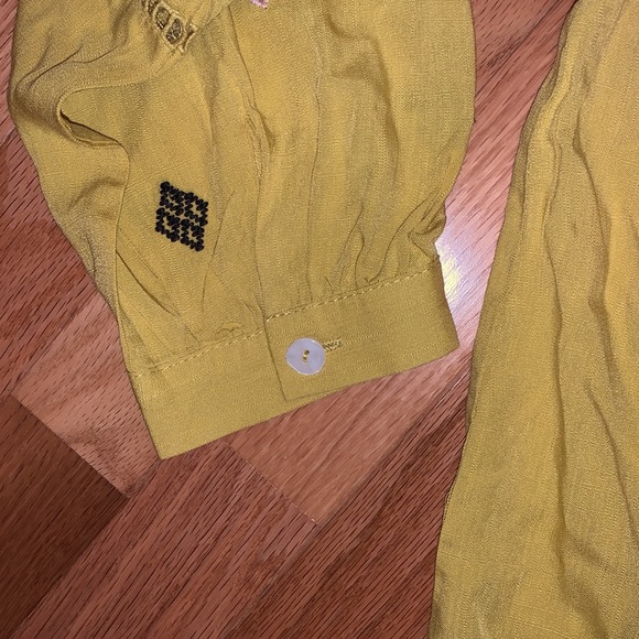 Solitaire NWT❗️Embroidered Boho Peasant Top - Picture 5 of 10